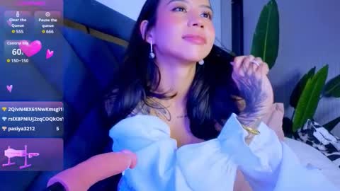 Mia online show from February 22, 6:20 pm