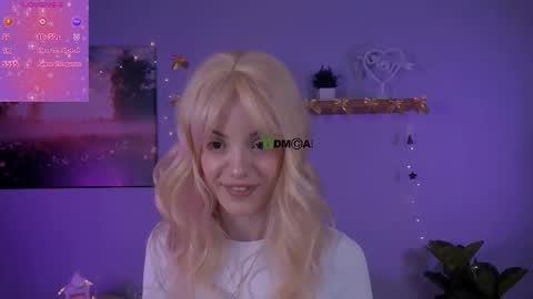 mia_starrr_ online show from December 19, 8:12 pm