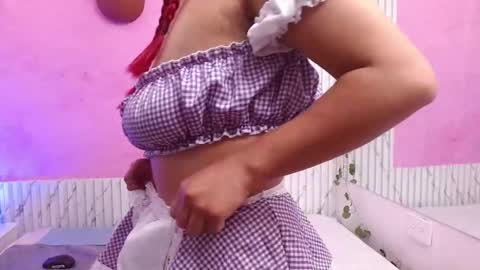 Mia online show from November 4, 12:32 pm