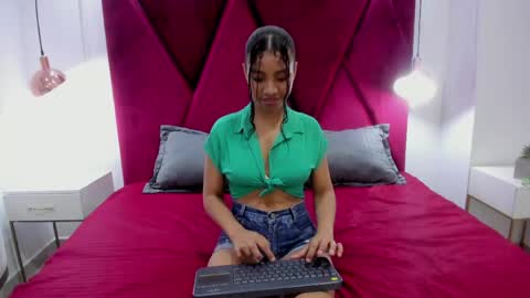 Mia Tentacion online show from April 17, 10:01 pm