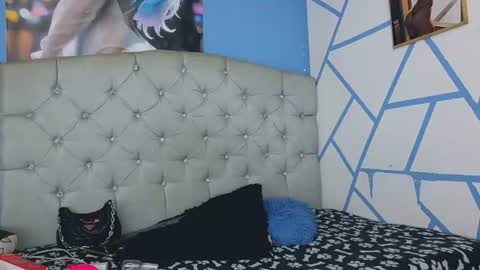 mia_thompson_0 online show from June 17, 12:39 pm