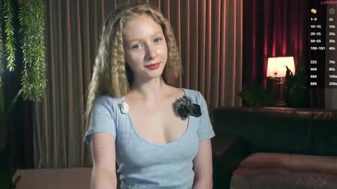 Mia online show from November 24, 3:47 pm