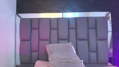 Mia online show from February 16, 12:05 pm