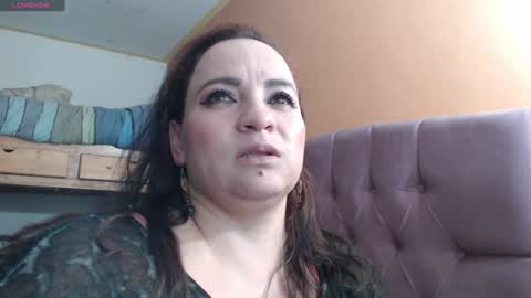 Snapshot of miaabrownn chatting on January 5, 2:38 am MIA online show from January 5, 2:38 am