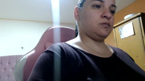 Snapshot of miaabrownn chatting on September 17, 10:41 pm MIA online show from September 17, 10:41 pm