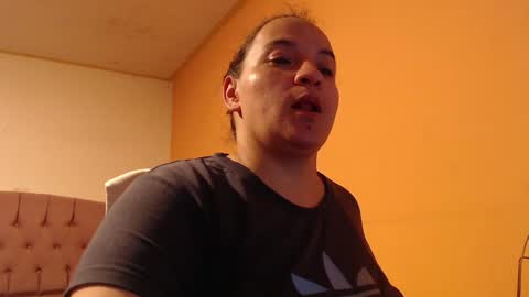 Snapshot of miaabrownn chatting on February 5, 8:35 pm MIA online show from February 5, 8:35 pm