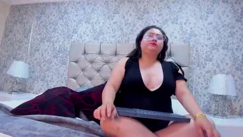 MiaaReynoldss online show from October 1, 4:06 am