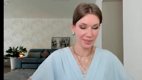 Mia online show from May 21, 4:32 am