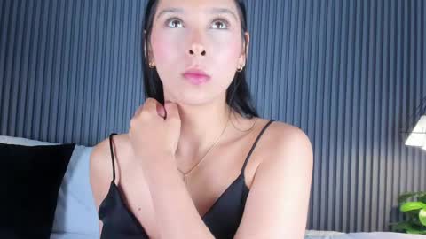 mia online show from May 29, 2:09 am