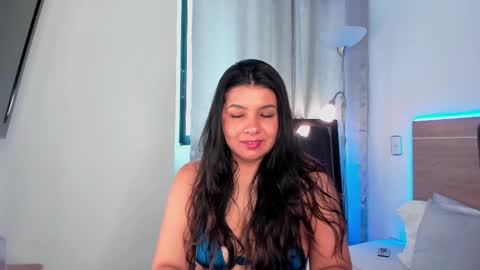 Snapshot of miadanielss chatting on February 16, 2:21 pm IG Yojanagomez online show from February 16, 2:21 pm