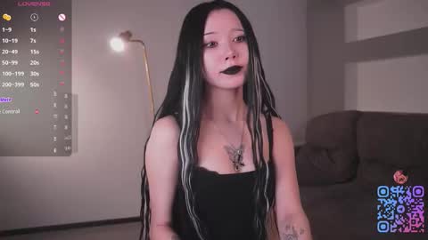 Mia online show from October 30, 7:11 am