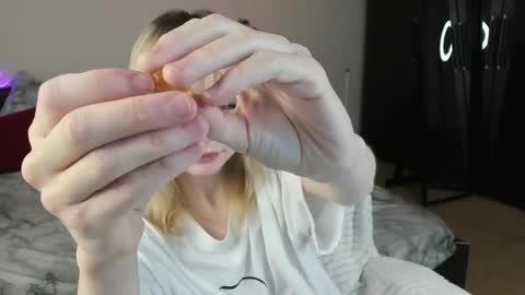 miakimiko online show from May 9, 2:13 am