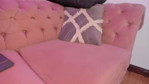 mia logan  online show from December 4, 3:20 am