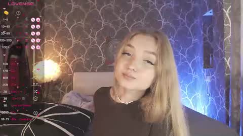 Mia online show from July 16, 1:48 pm