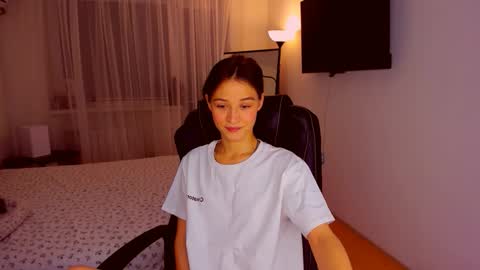 Mia online show from October 12, 9:06 pm