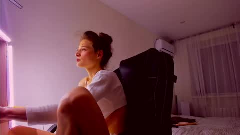 Mia online show from May 10, 7:27 pm