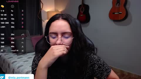 Snapshot of miaportman chatting on January 14, 12:14 pm MIAPORTMANN online show from January 14, 12:14 pm