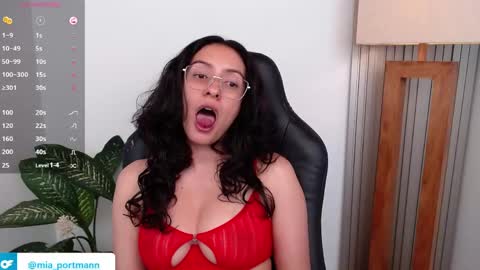 MIAPORTMANN online show from April 6, 7:04 pm