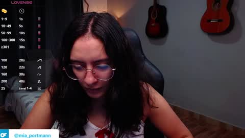Snapshot of miaportman chatting on December 16, 12:16 pm MIAPORTMANN online show from December 16, 12:16 pm