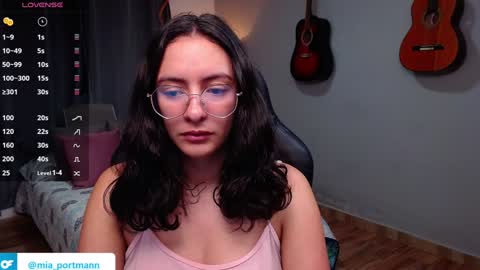 Snapshot of miaportman chatting on January 6, 1:41 pm MIAPORTMANN online show from January 6, 1:41 pm