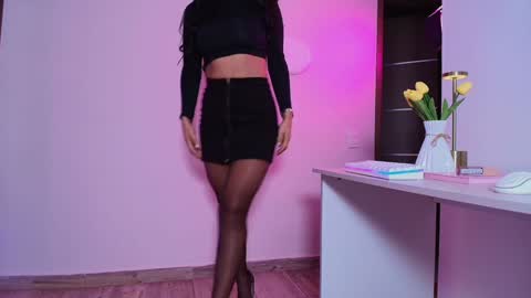 Snapshot of miarouss3 chatting on December 19, 12:34 pm My name is Mia Please say hello I like to chat with you. If you have requests or dirty talk please use tip online show from December 19, 12:34 pm