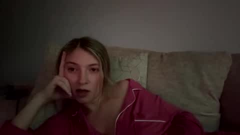 miasmith_001 online show from May 13, 11:43 pm