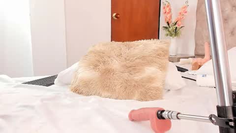 Miavenuss 1 online show from March 24, 7:52 pm