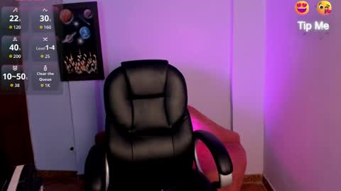 Mia winx  online show from April 6, 8:54 pm