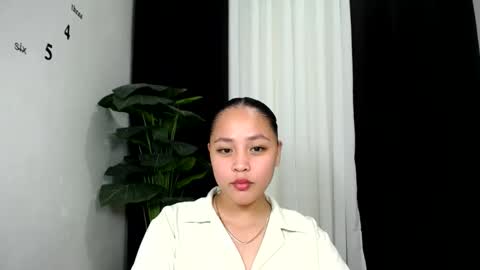 michafoxcum online show from December 16, 10:29 am