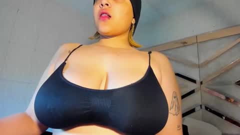 Snapshot of michell_rs chatting on October 19, 5:42 am michell_rs online show from October 19, 5:42 am