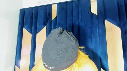Snapshot of michell_rs chatting on September 25, 4:22 am michell_rs online show from September 25, 4:22 am