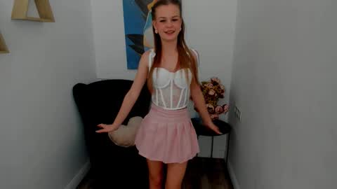 midnighteaura online show from March 11, 11:47 am