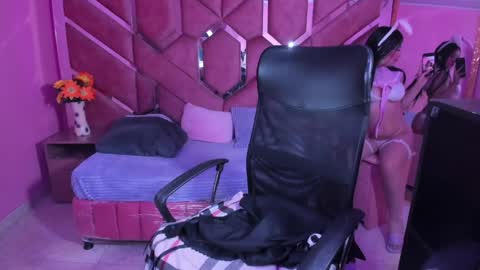 miha_cute online show from April 4, 5:28 am