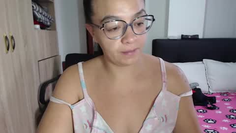 Snapshot of miia_big1boobs chatting on March 5, 12:22 pm  miia big1boobs online show from March 5, 12:22 pm