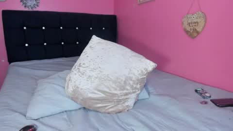 Sarah online show from April 11, 8:34 pm