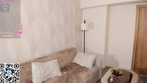 Angel girl online show from December 19, 8:45 pm