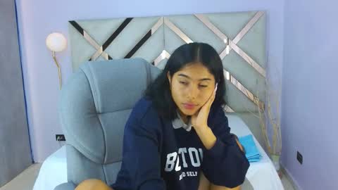 milaa_star online show from December 18, 3:22 am