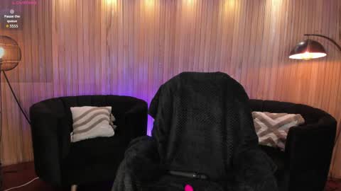 Mila online show from April 19, 10:45 pm