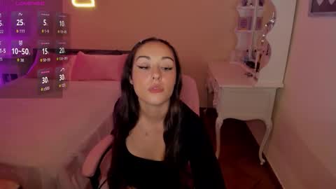 Snapshot of milamaee chatting on September 30, 10:10 am Mila Mae online show from September 30, 10:10 am