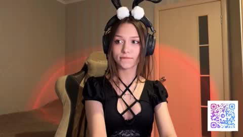 milamiuu online show from February 8, 2:54 pm