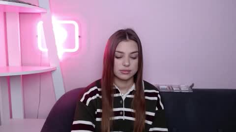 milanaangelas online show from February 12, 5:53 am