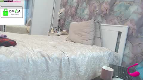 Delicious Pussy online show from November 7, 5:35 am