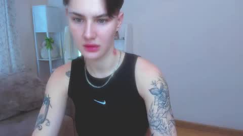 milenakeeks online show from February 26, 8:57 am