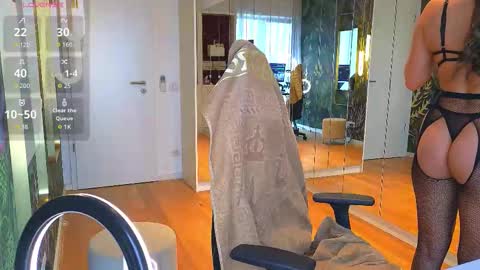 Miley Sin online show from March 22, 12:00 pm