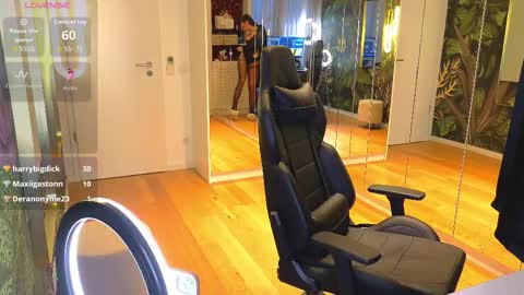 Miley Sin online show from March 13, 4:30 pm