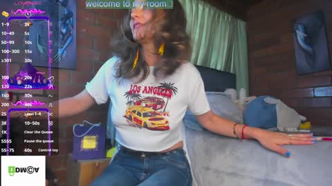 Snapshot of milf_darling chatting on December 3, 9:23 pm Victoria  online show from December 3, 9:23 pm