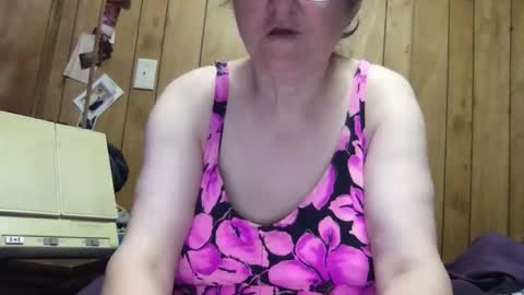 milfmichelle69 online show from March 29, 5:01 pm