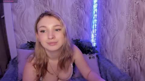 milinafox online show from April 1, 11:11 am