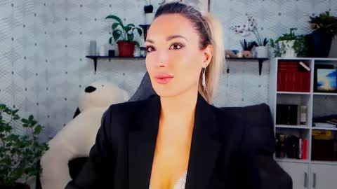 MillaXQueen online show from November 21, 1:57 pm