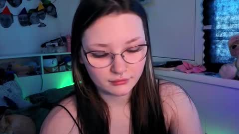 Millie online show from November 15, 3:40 am